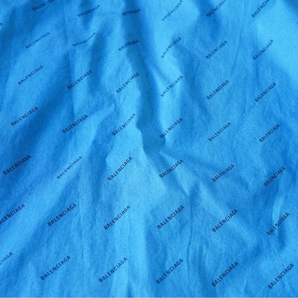 Balenciaga shirt - Picture 10 of 10